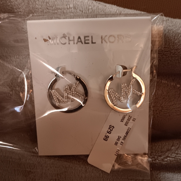 Michael Kors NWT rhinestone earrings. - Picture 4 of 4